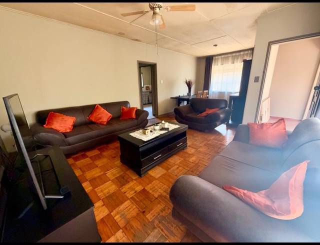 3 BEDROOM HOUSE FOR SALE IN VANDERBIJLPARK CW 3